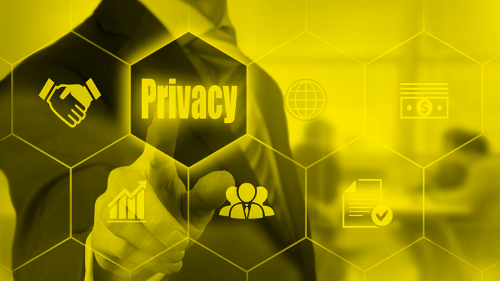Read more about the article Our Privacy – Apple vs. Google: Who Can We Trust?